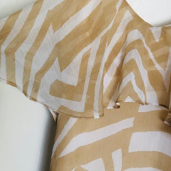 LovPosh ModCloth Beige/Off White Ruffle Top Maxi - Picture 5 of 7